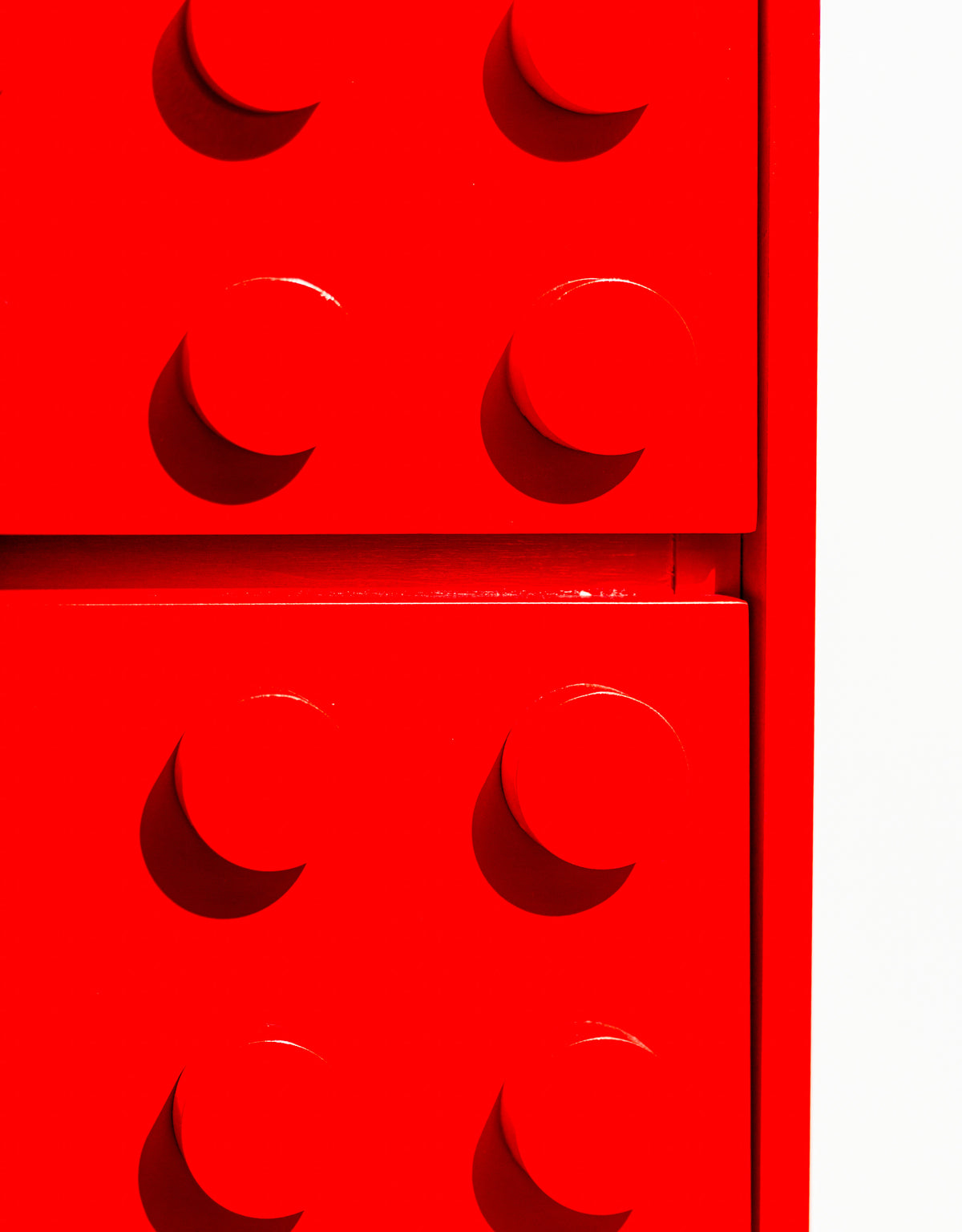 Red "Ogel" Block Solid Wood 4 Drawer Chest