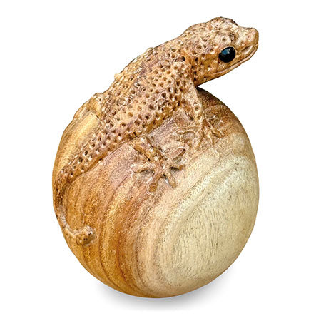 HANDCARVED GECKO ON EGG LARGE 13 CM