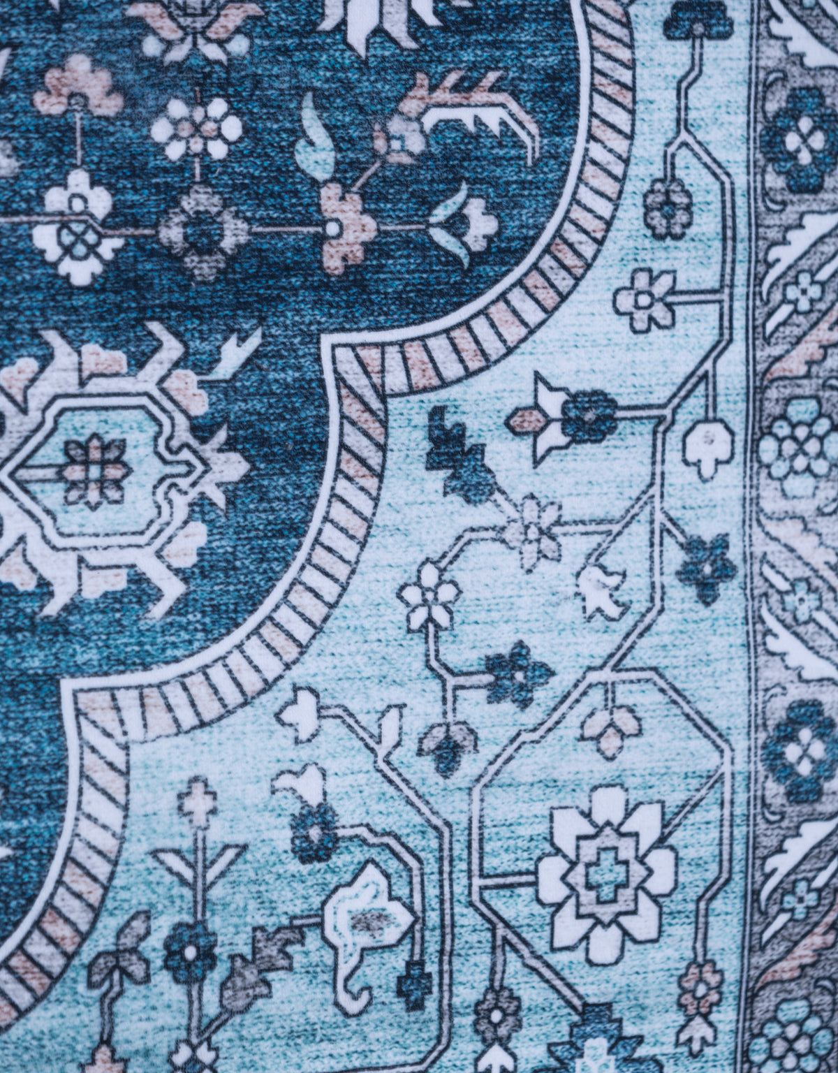 Persia Traditional 230x160cm Rug w/ Fringe