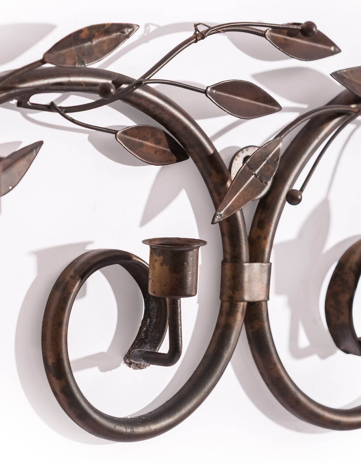 Large Antiqued Bronze Heart Wreath Wall Sconce