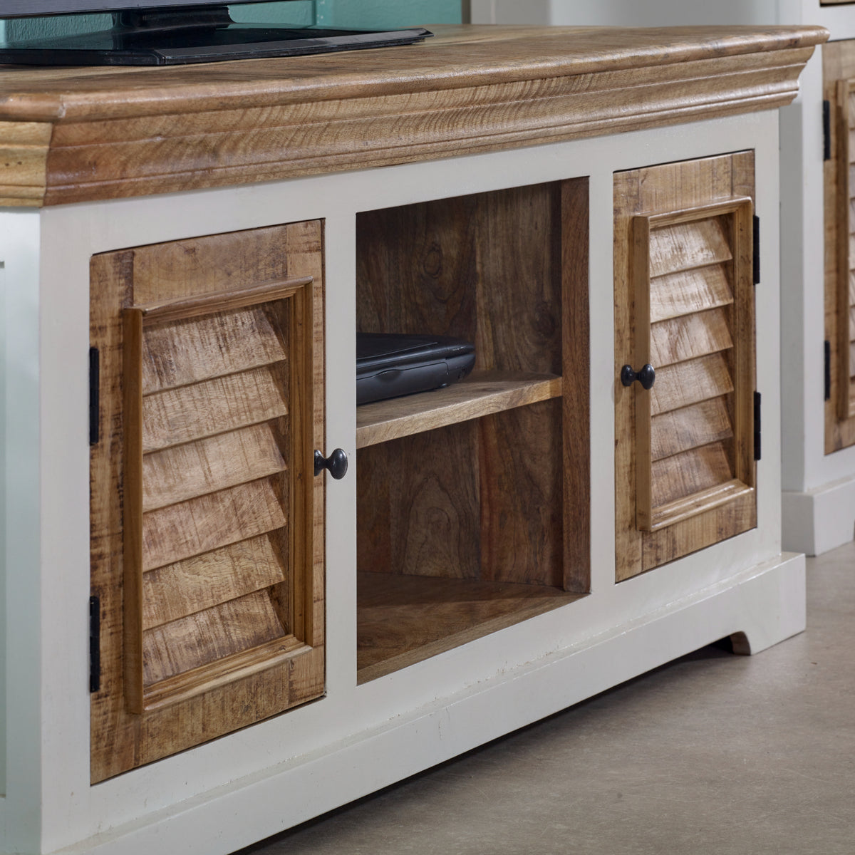 Arnewood Large TV Unit